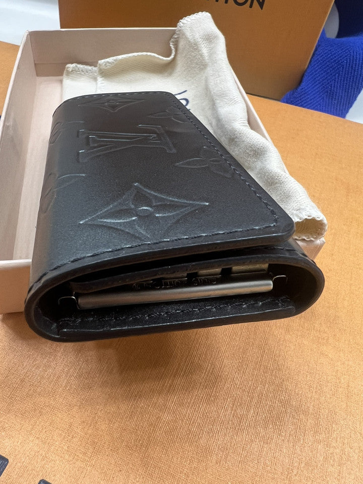 Authentic Louis Vuitton Black Bi Fold Wallet Men/Women 4Key & credit Card Holder